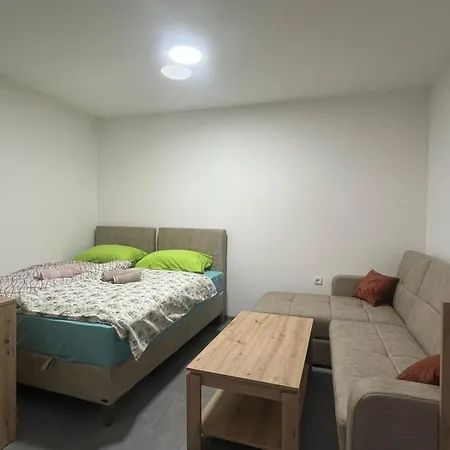 Kod Lazarice Apartment Sid