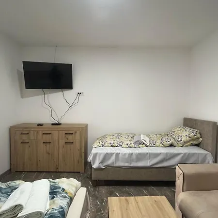 Smestaj Kod Lazarice Sid